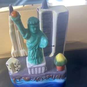 New York Souvenir Ceramic Statue - Teal Statue
